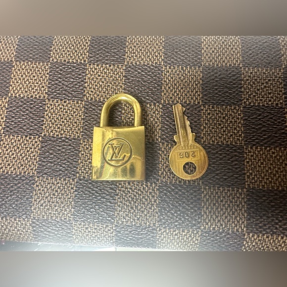 Like for notification. Share Show Sundays at 8am EST and Saturdays at 10am. 🛍️ - Picture 12 of 17